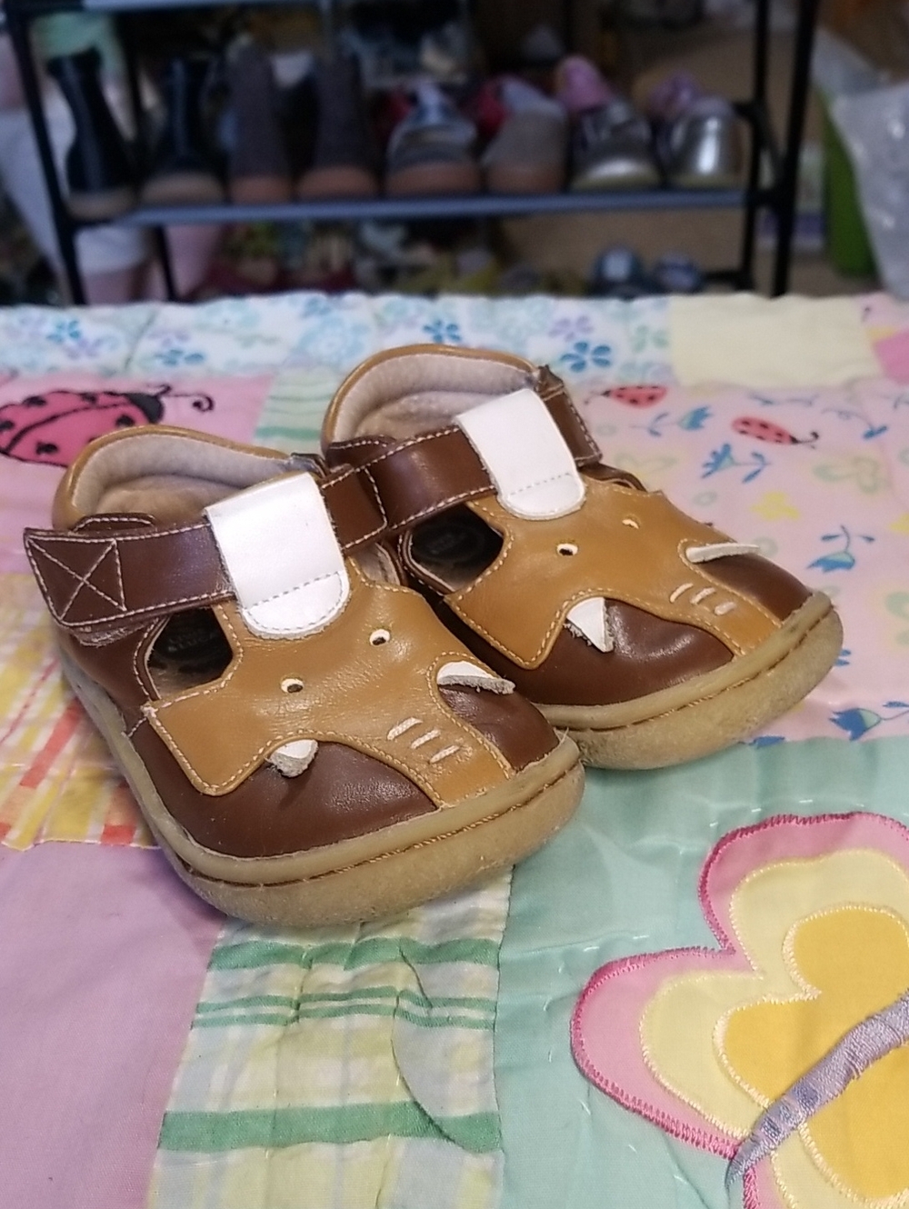 Livie & Luca Brown & Tan Leather Shoes Size 6 Elephants